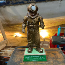 Load image into Gallery viewer, Diver statue cast iron 35cm
