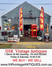 Load image into Gallery viewer, Guinness toucan bird Mancave brewery cast iron book ends
