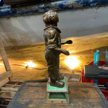 Load image into Gallery viewer, Diver statue cast iron 35cm
